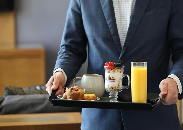 Downtown, Autograph Collection Hotel 4*