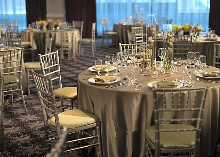 Downtown, Autograph Collection Hotel 4*